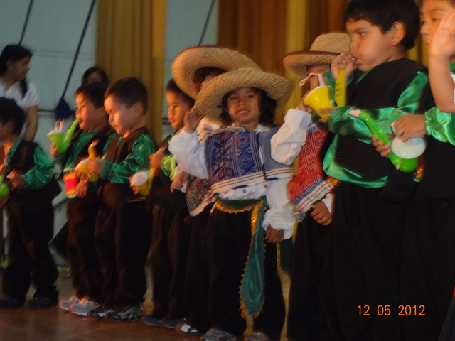 ACTUACION POR EL DIA DE LA MADRE 2012