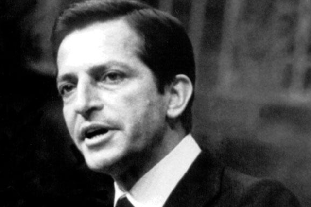 Dimisión Navarro. Adolfo Suárez