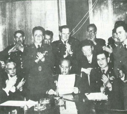 El teniente general Gustavo Rojas Pinilla, destituido horas antes por el presidente Laureano Gómez.