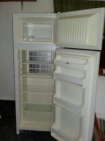 Nevera/ Frigorifico