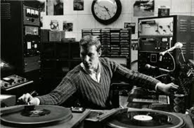 Electronic Music Gets Popular