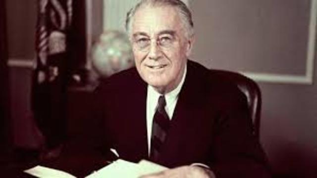 FDR dies