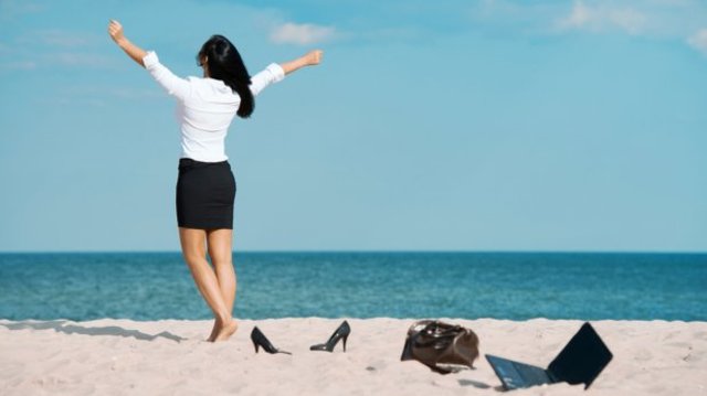 Ley 10 - Reglamentación de enfermedades laborales, vacaciones, cesantias, entre otras