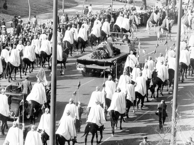 Fin de la dictadura Franquista. Comienza la Transición.