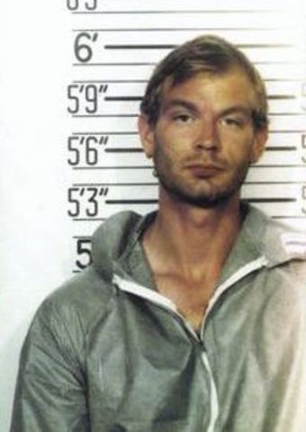 Serial Killer Jefferey Dahmer is arrested