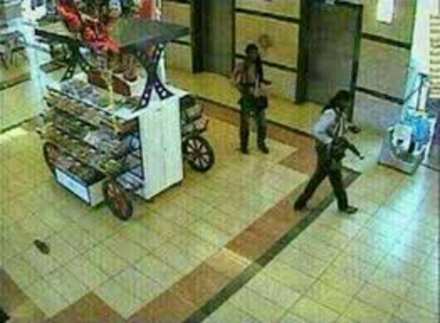 Milicia Somalí asalta centro comercias