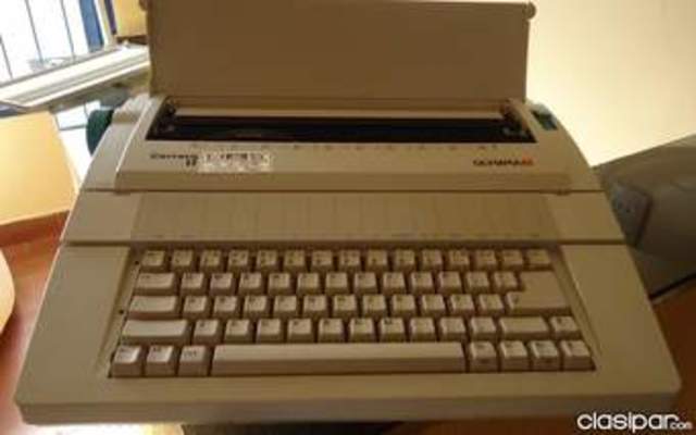 MÁQUINA DE ESCRIBIR