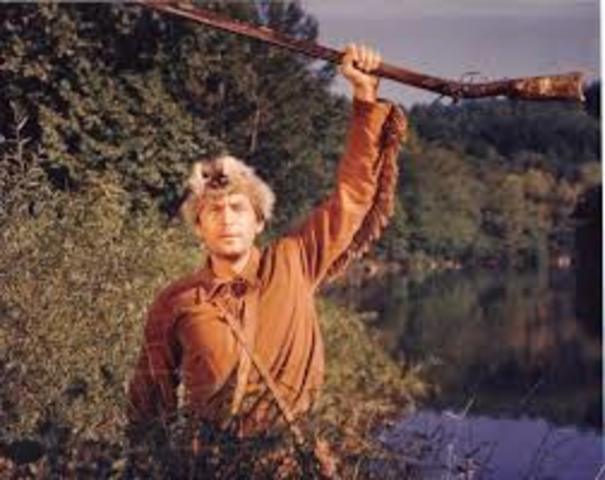 Crockett enlists in the military