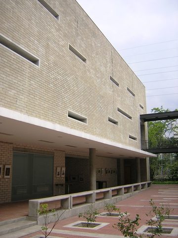 Creación Biblioteca Piloto de Medellin