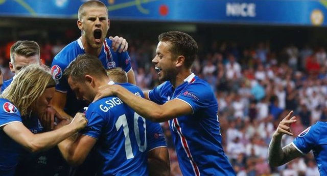 Ísland vann England