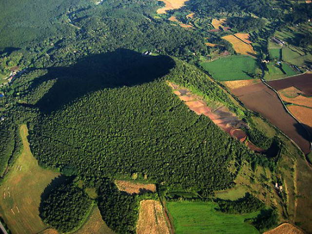 Volcà català més recent, Croscat