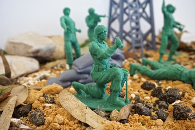 With the invading British army in sight, Cetshwayo desperately tries to strike a last minute peace deal