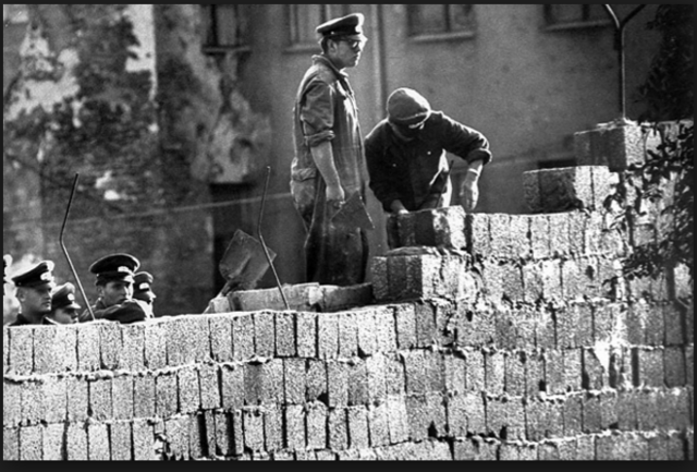 Constuction of the Berlin Wall