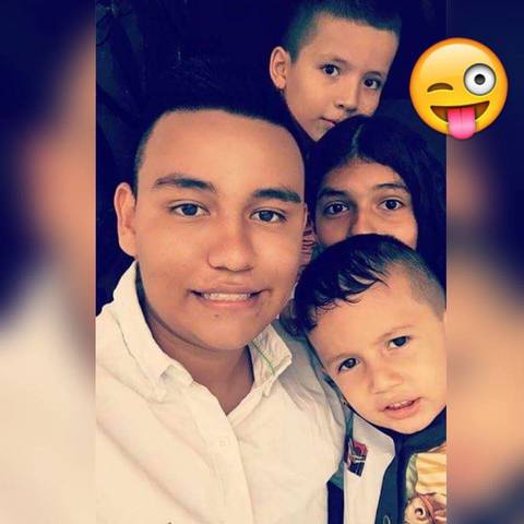 Con Mis Primos