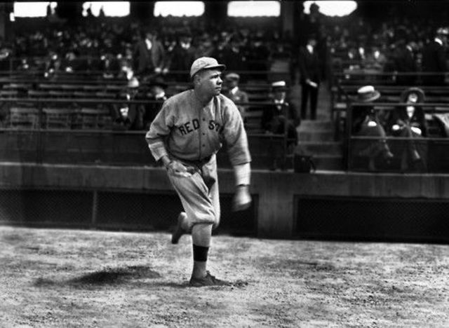 Babe Ruth hits 60 home runs