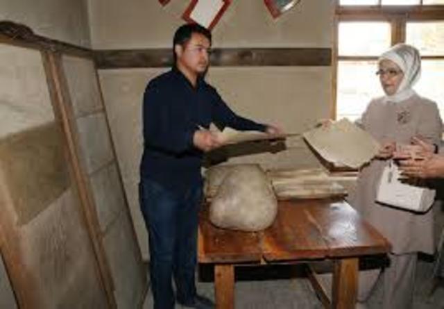 Papermaking in Samarkand (modern day Uzbekistan)
