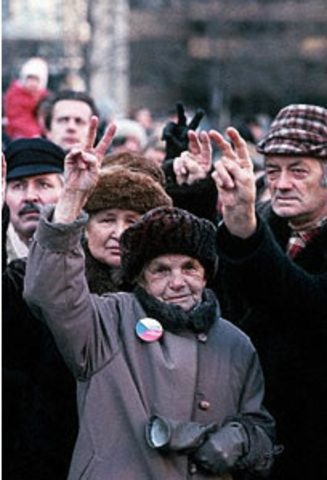 Communist Governments Fall in Czechoslovakia