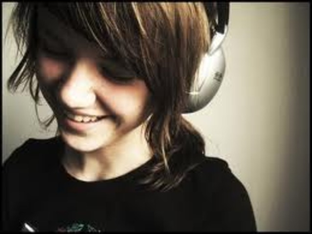 WHEN I WAS TEN YEARS OLD I PASIAN MUCH.I USED TO I HUASCAR SING.COULDNT I GO FAR MY GRAN MOTHER