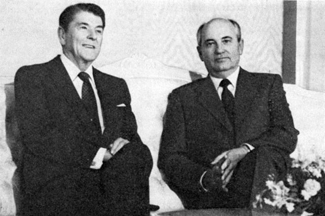 Reagan and Gorbachev meet in Moscow