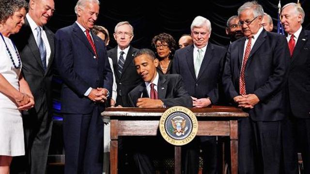 Congress passes the Financial Regulations Bill