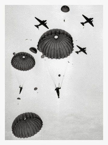 Allierte fallskjermtropper lander