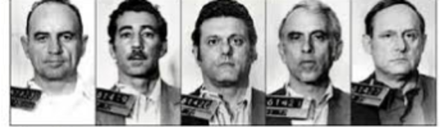 1972- 5 Men are caught breaking into the Watergate Complex.