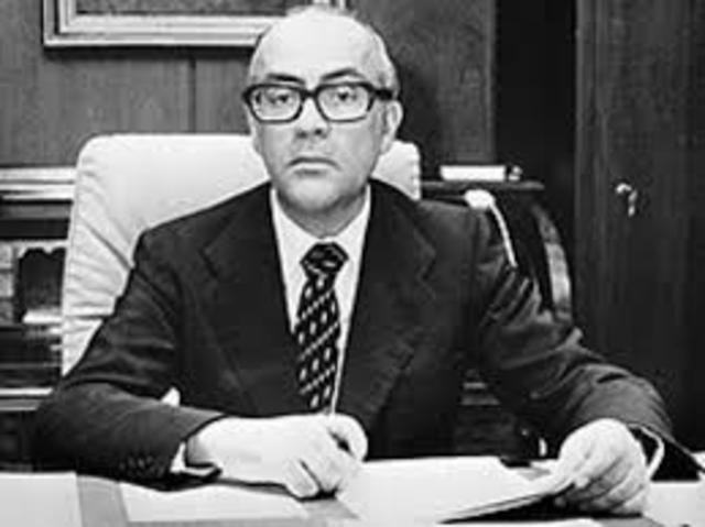 Gobierno de Leopoldo Calvo Sotelo.