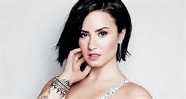 Demi Lovato anuncia pausa na carreira em 2017