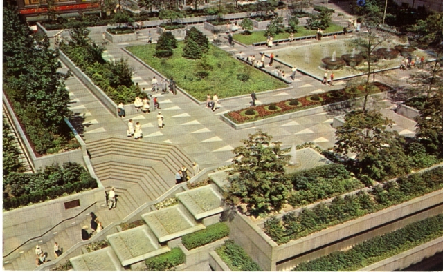 匹兹堡市梅隆广场（Mellon Square）