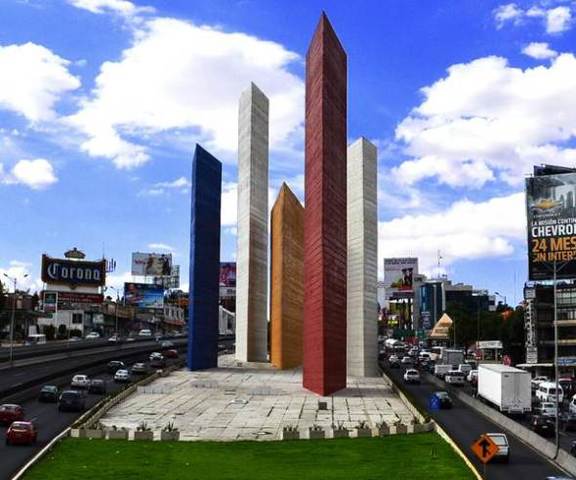 墨西哥城市景观Torres de Satelite