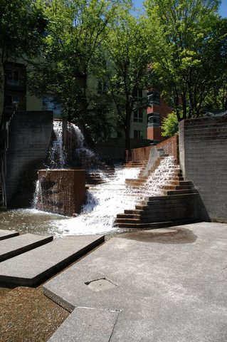 爱悦广场（Lovejoy Plaza）