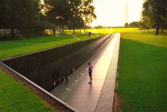 华盛顿的越南阵亡将士纪念碑（Vietnam Veterans Memorial）