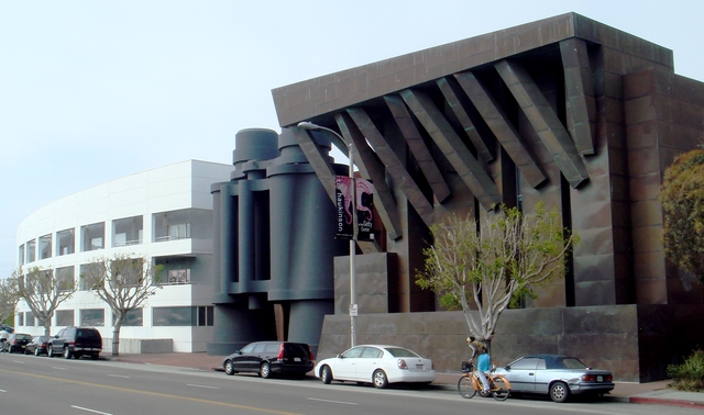 Chiat/Day Building