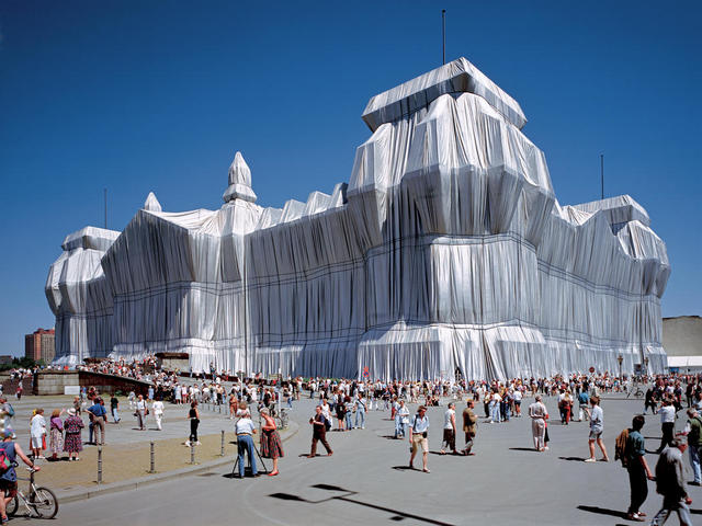 《包裹德国国会大厦（Wrapped Reichstag）》