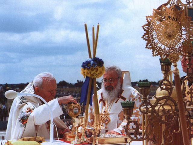 Літо 2001-го: Папа в Україні