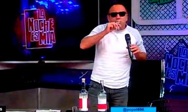 Carlos galdos: "Con el pisco chileno lavo mi water"