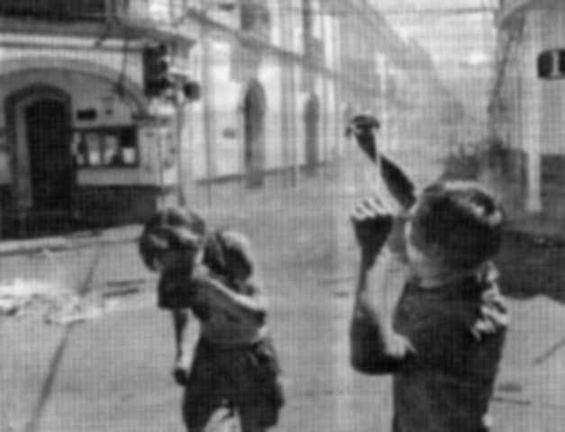 Al verificar la normalidad en todo el país, el gobierno levanta por completo el estado de sitio, que estaba vigente desde hacia trece años.