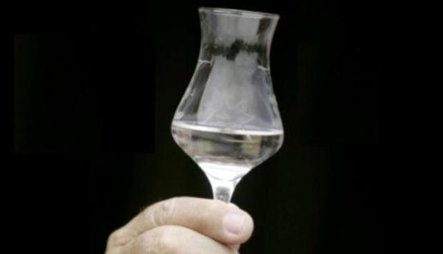 18 marcas perunas aceptan cambiar la denominación de Pisco por "aguardiente de uva del Perú"