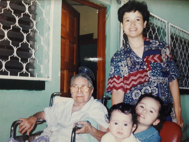 Conociendo a mi bisabuelita