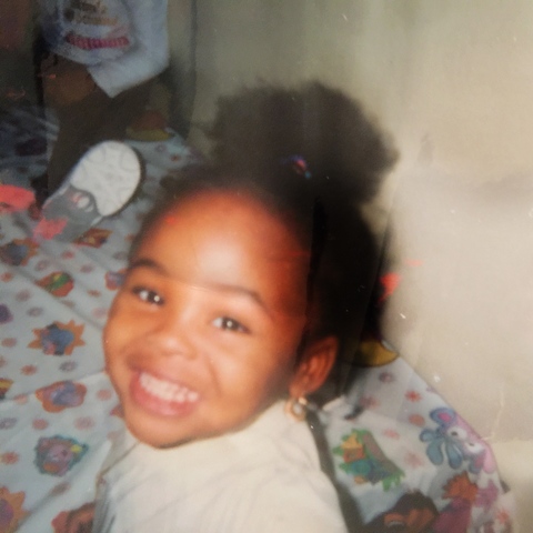 Mi hermana menor nacio el 24 de abril del 2004