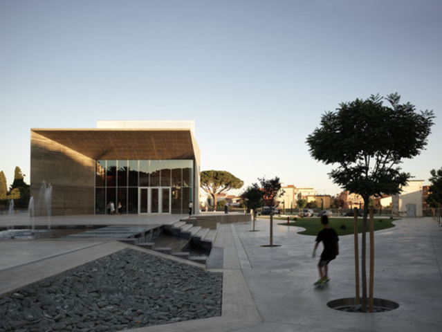 NEW THEATRE MONTALTO DI CASTRO