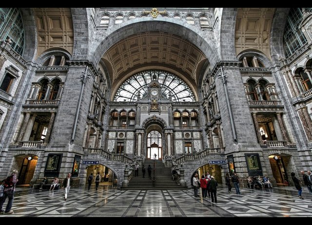 Reconstruction of Antwerp Central Train Station