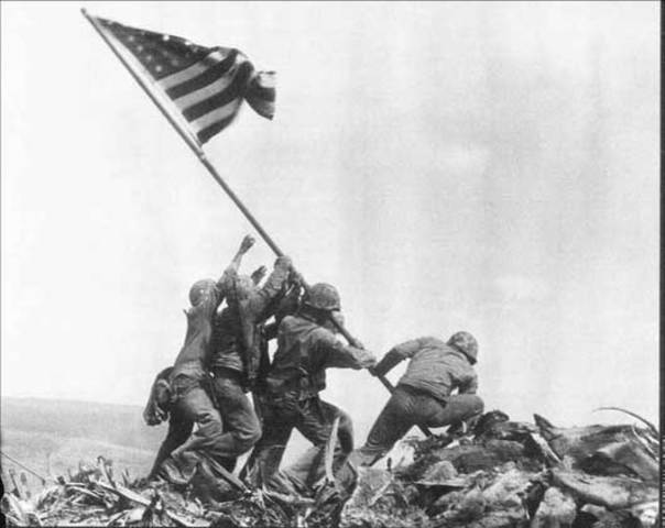 Se termina con la captura de Berlín por las tropas soviéticas y polacos así rindiéndose Alemania.