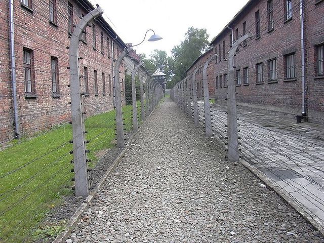 Megalapítják az Auschwitz-Birkenau koncentrációs tábort