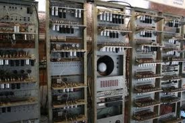 EDVAC ( Electronic Discrete Variable Automatic Computer )