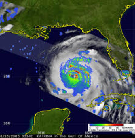 hurricane Katrina strikes Louisiana and the Gulf of Mexico