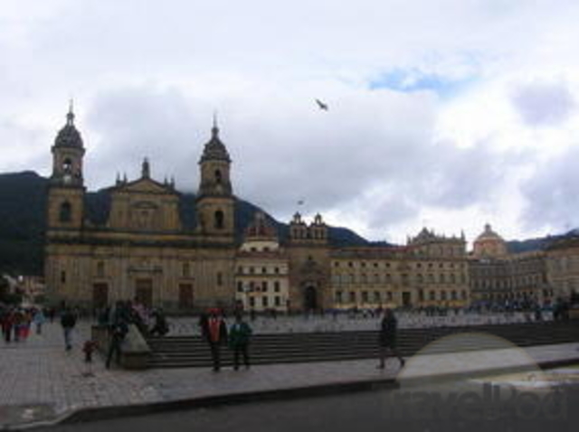 Fue fundada Santa Fè de Bogotà (legalmente).