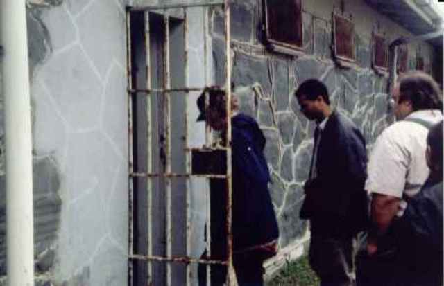 Nelson Mandela wordt opgepakt