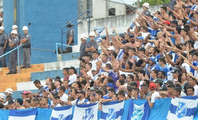 A Crise Volta ao E.C. Taubaté