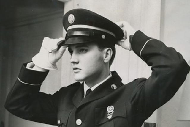 Elvis joins the army